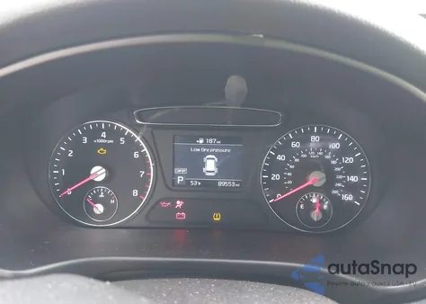 2019 Kia Sorento 2.4L Lx z USA, uszkodzony, nr VIN 5XYPGDA31KG604017